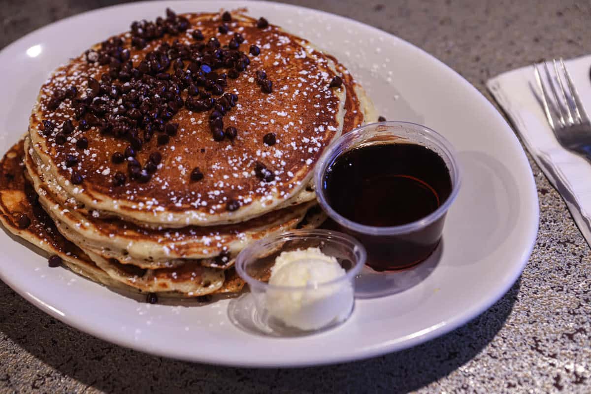 Manhattan blueberry or chocolate chip pancakes