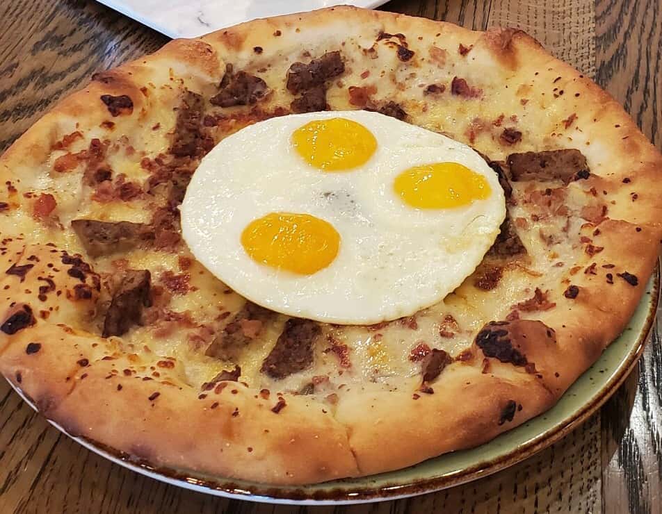 Breakfast Brunch Pizza (1210 CAL.)