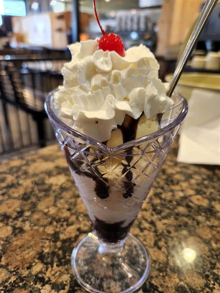 美品❣️ soor ploom sundae tee SNG | … 来年にむけてね😉 #beams #timberland #unlikelydrygoods