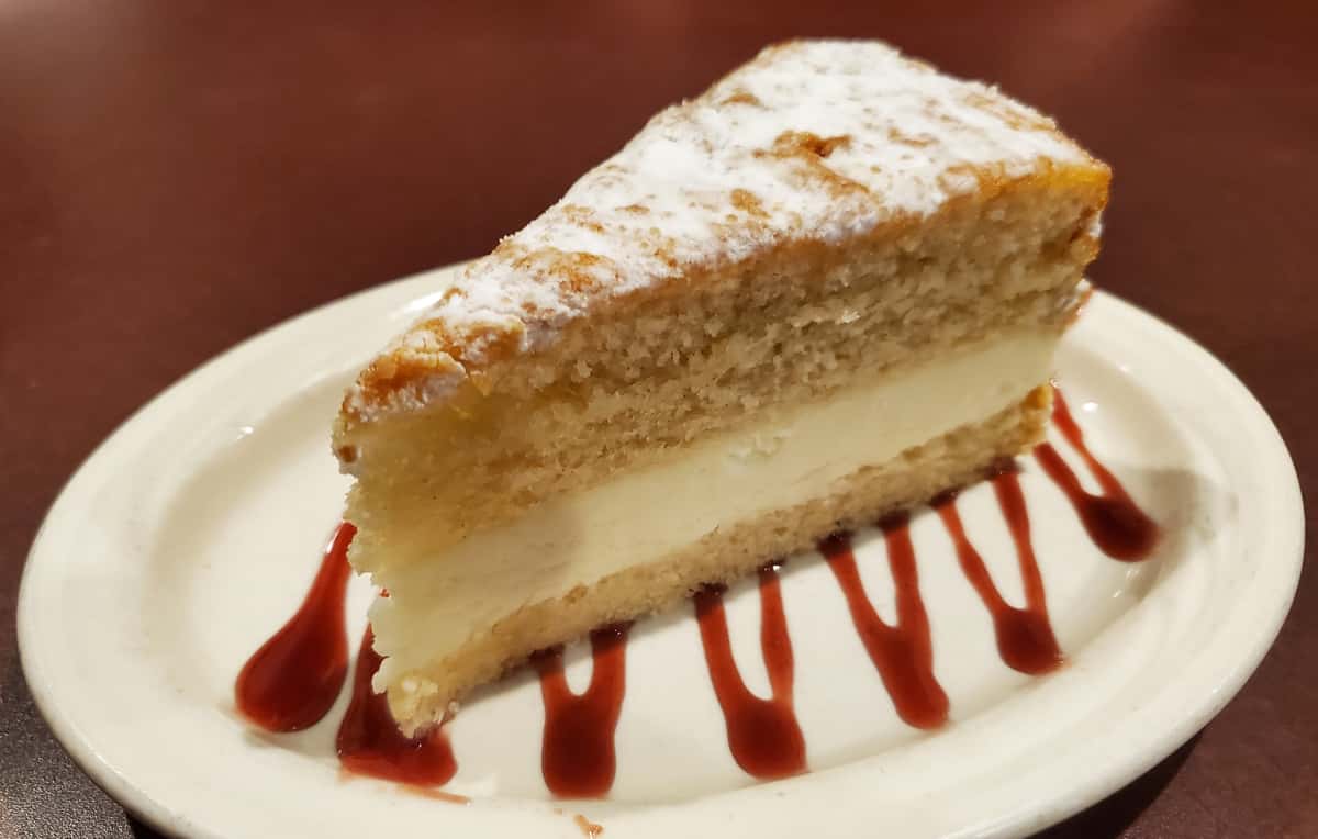 Lemon Italian Cream Cake