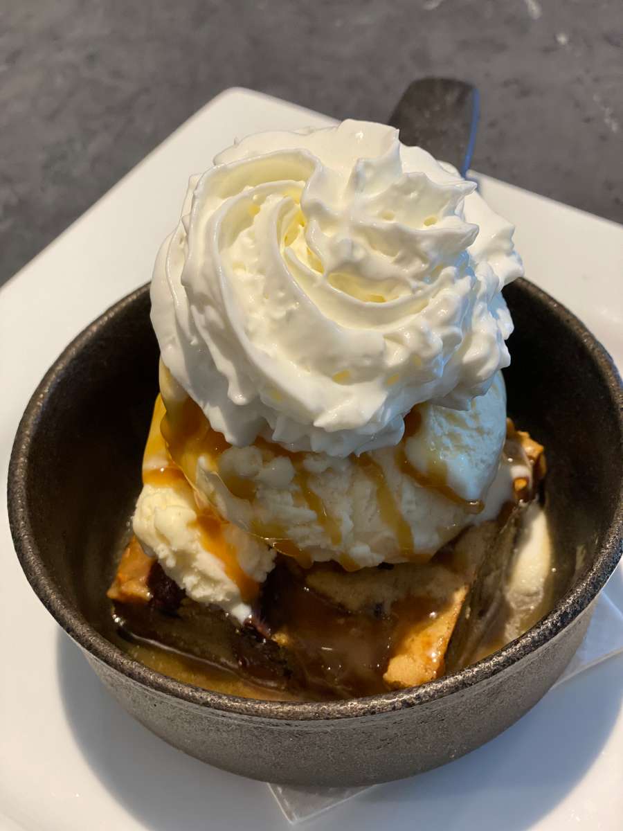 Toffee Crunch Blondie Sundae