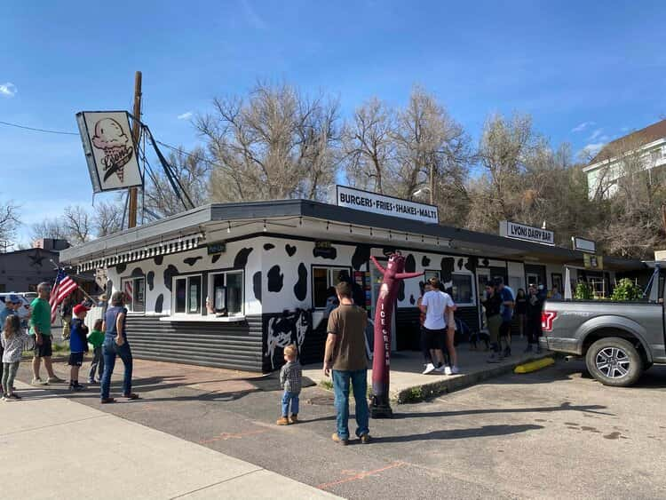 Dairy bar store