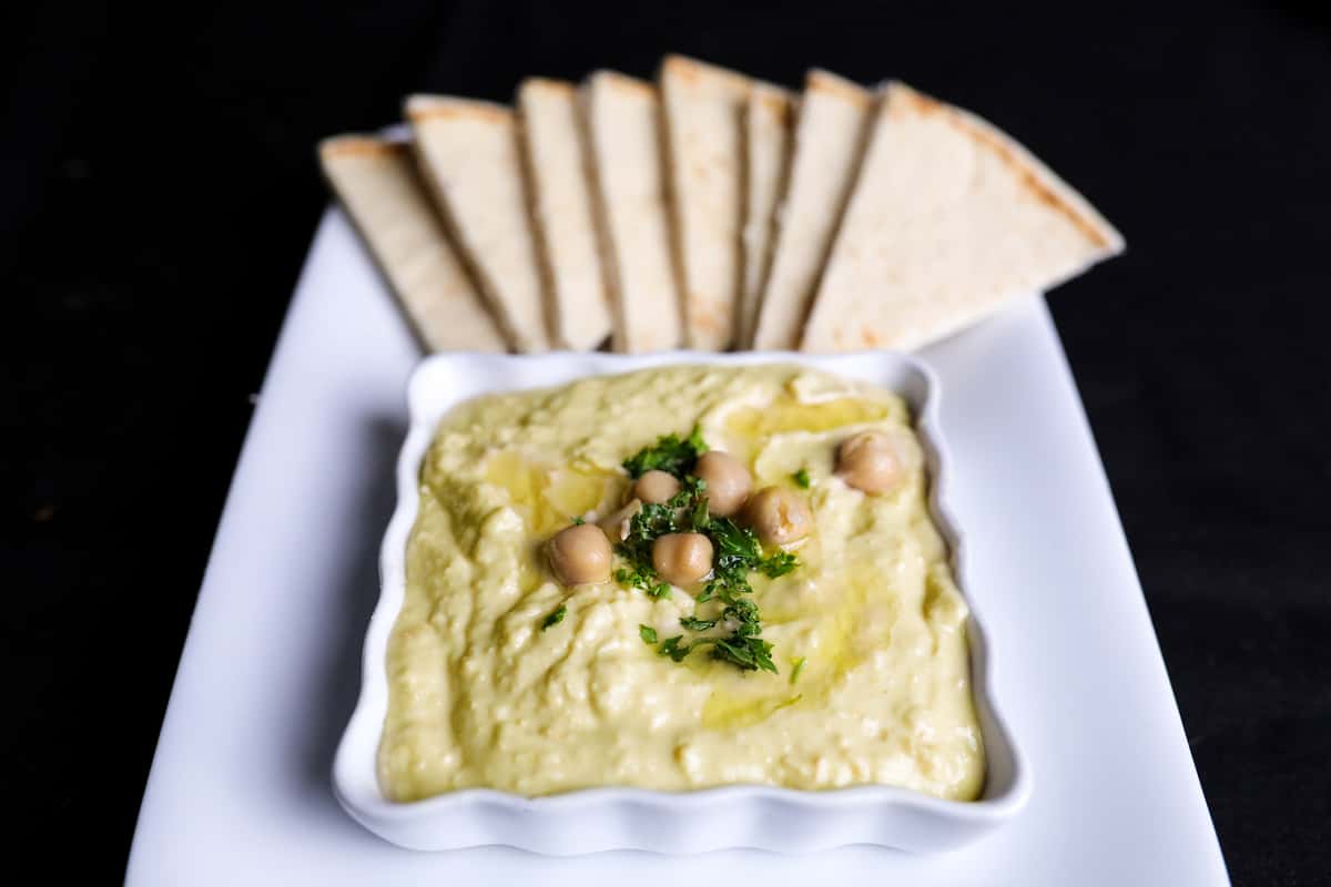 Homemade Hummus w/Greek Pita Ⓥ