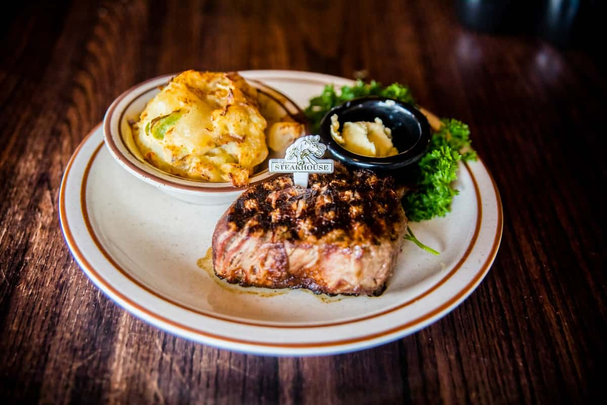 Steakhouse open outlet near me