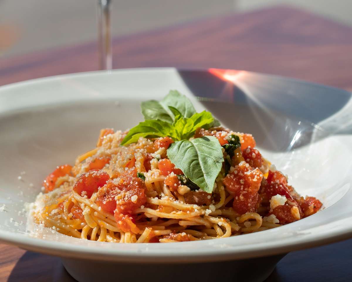 Spaghetti al Pomodoro & Basilico