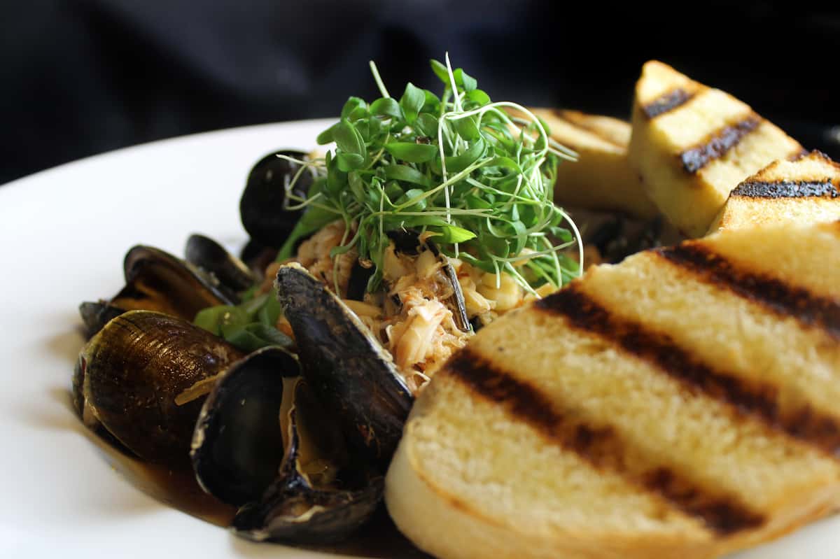 *Hong Kong Mussels
