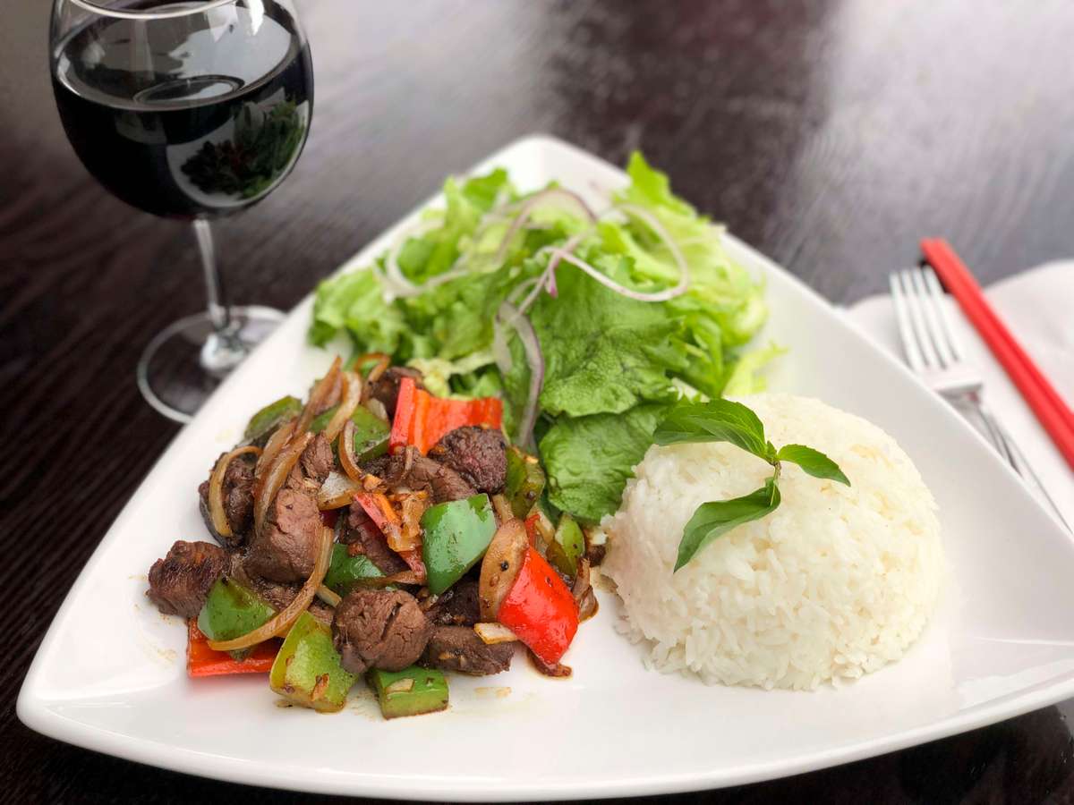 rice and meat with wine