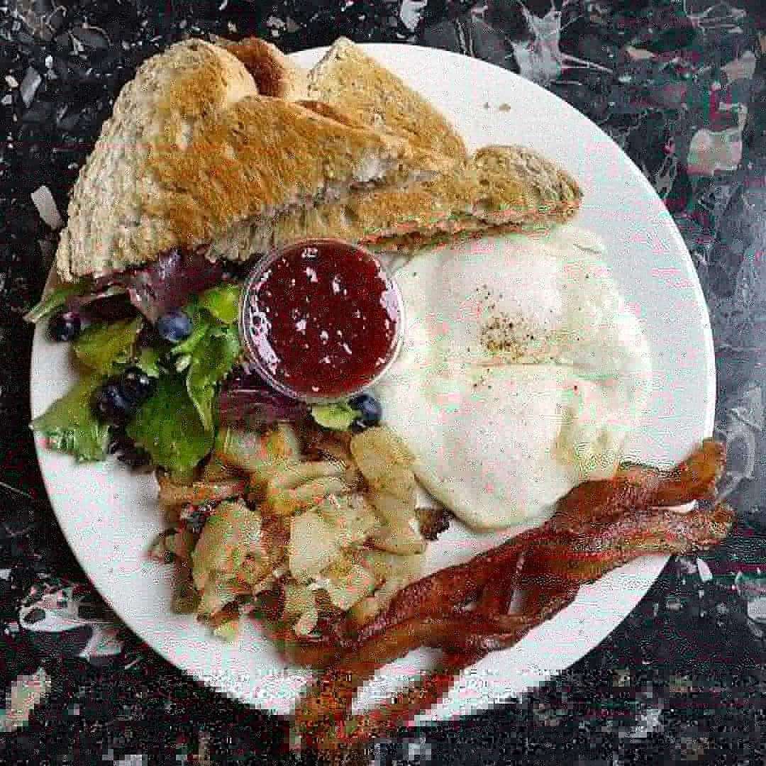 American Breakfast*