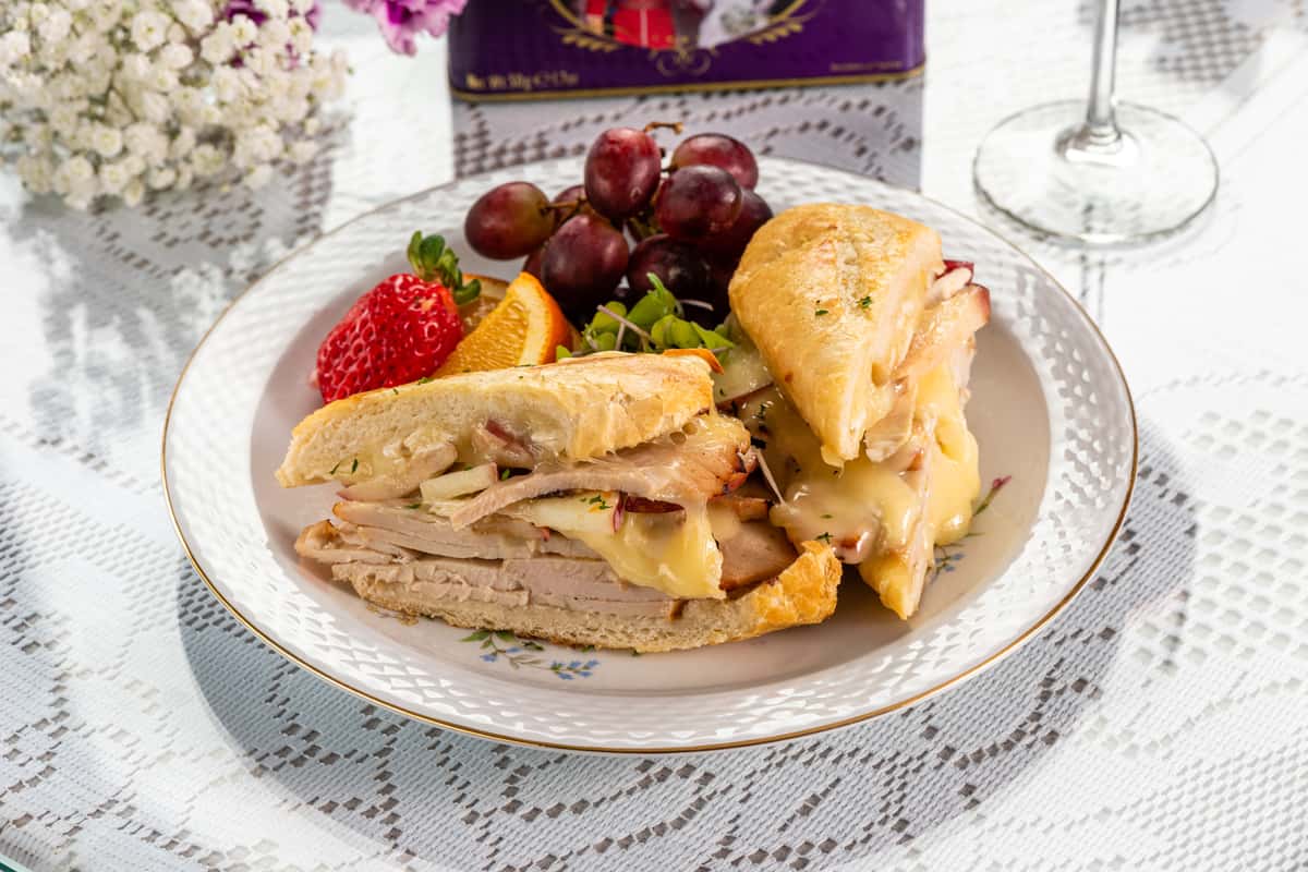 Turkey , Apple & Brie