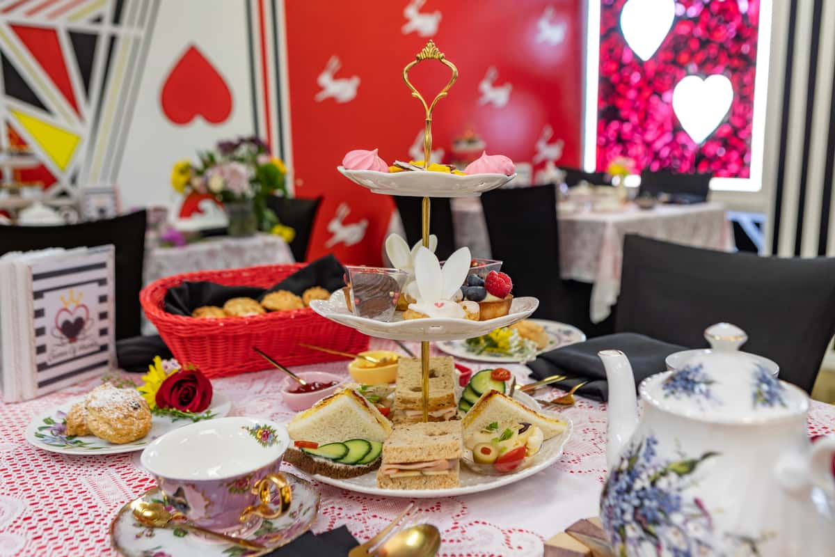  Queen of Hearts ケーキスタンド Reservations - Queen of Hearts - Tea Room in Henderson, NV