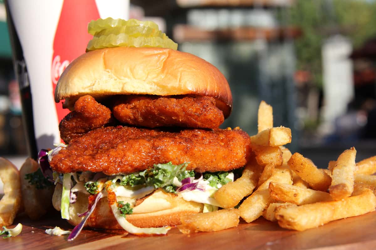 Tenneesee Hot Sandwich Food Alondra's Hot Wings, Pizza, Pasta