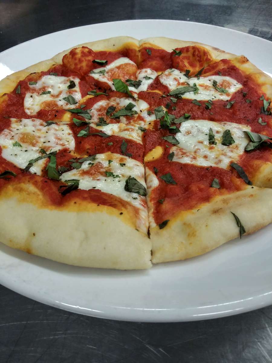 Cantwell's Margherita Pizza