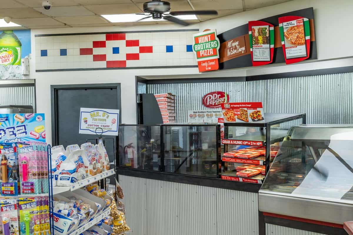 About - The Pow-Wow - Restaurant in Philadelphia, MS