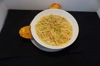 Spaghetti and Clam Sauce