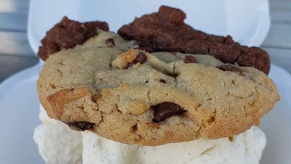 'COOKIE SHOP ON WHEELS' VISITS GOOD DAY ATLANTA