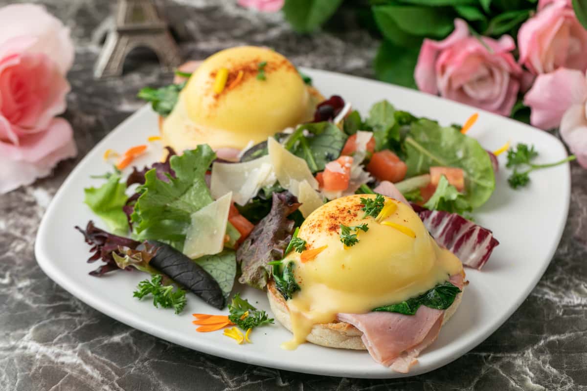 Egg Benedict Breakfast Rendez Vous French Bakery and Cafe French