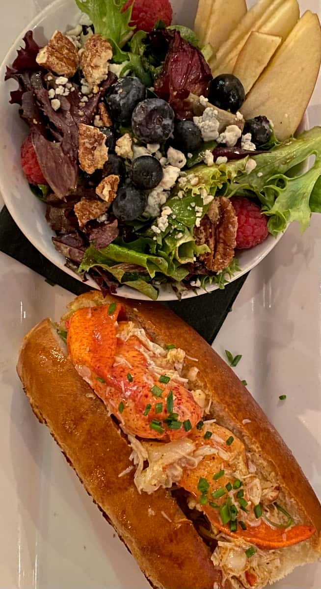 Dueling Claws, Dungeness & Lobster Roll