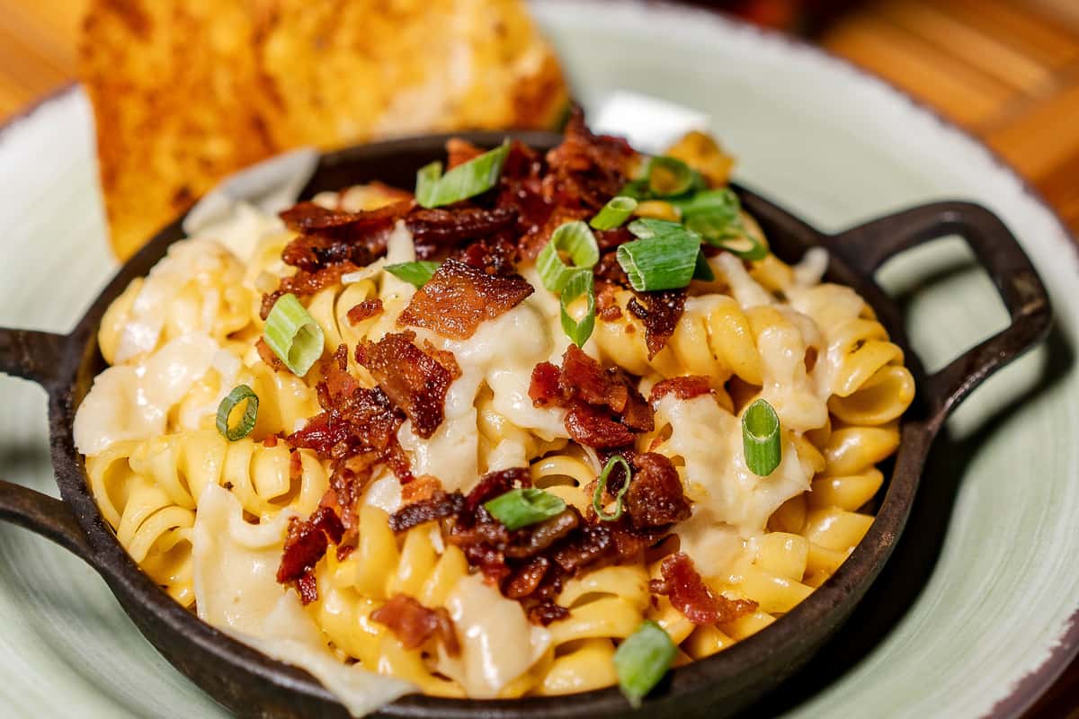 bacon mac and cheese