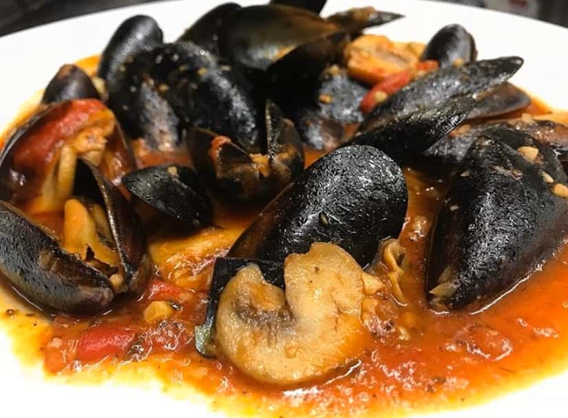 Mussels Diablo Spicy Menu Bailey's Surf N Turf Seafood