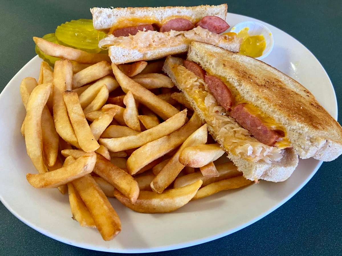 grilled polish sausage sandwich