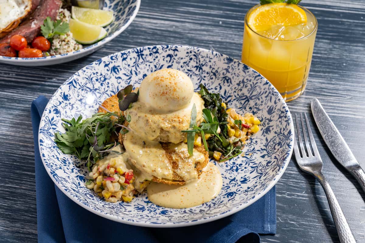 cocomone スティーブ　クラーク　サンディエゴエッグ Crab Cake Benedict - The Hampton Social | Coastal Cuisine | Parker