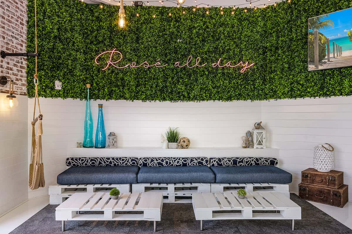 The Lounge