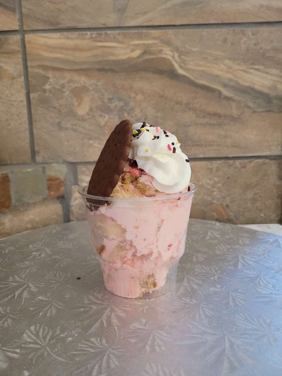 Strawberry Gelato / Princess Macaron Double