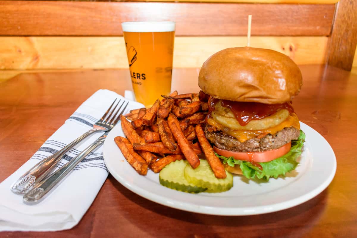 Kelly's Pitstop Burger