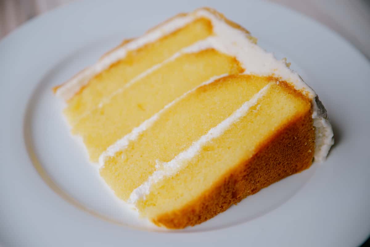 Vanilla Cream & Caramel Cake Slice
