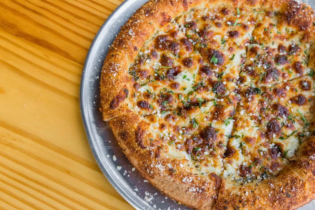 roasted garlic pizza