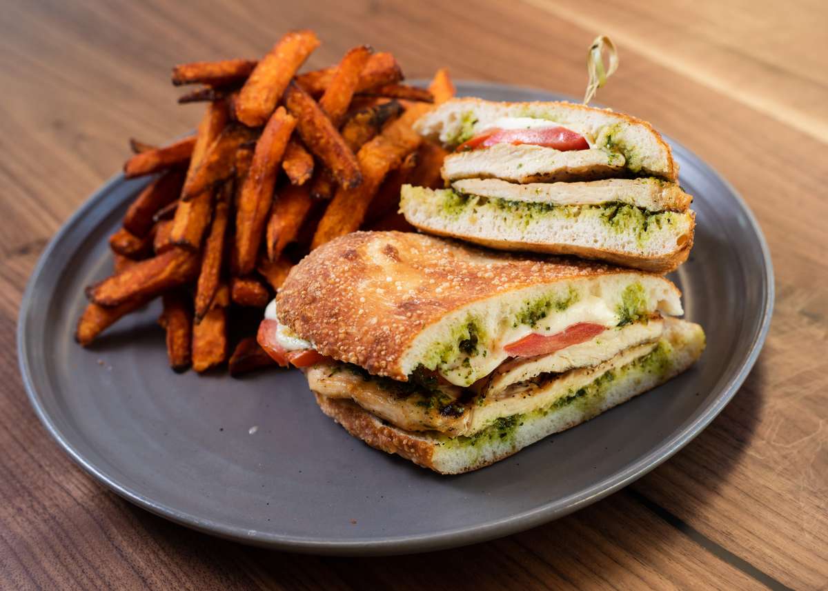 CHICKEN SANDWICH