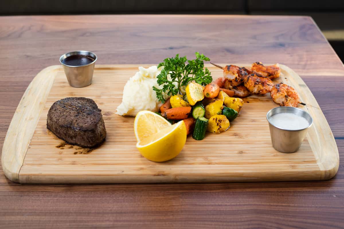 8oz Prime Filet Mignon w/ Shrimp