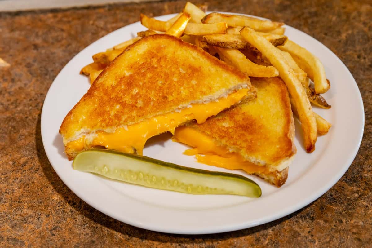 Grilled Cheese - Lunch & Dinner Menu - Vern's Place - Home Cooking