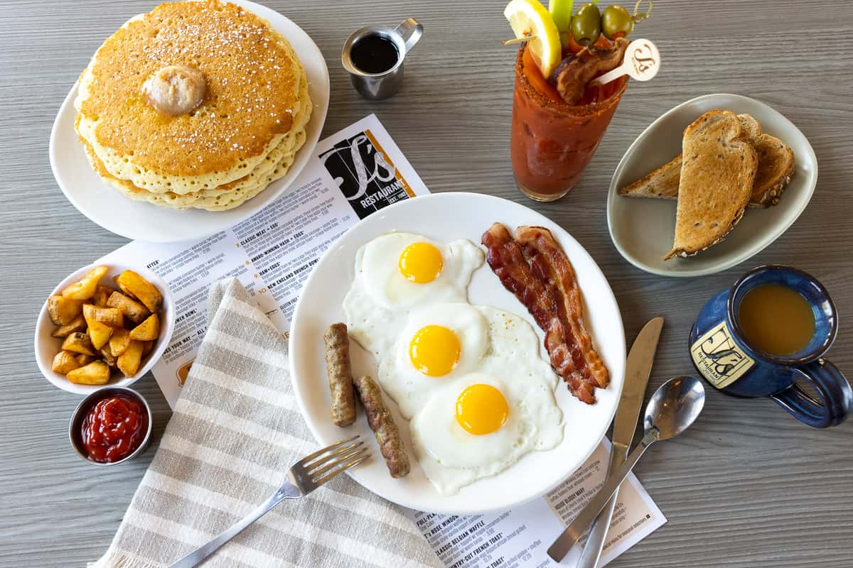 Places to eat store brunch near me