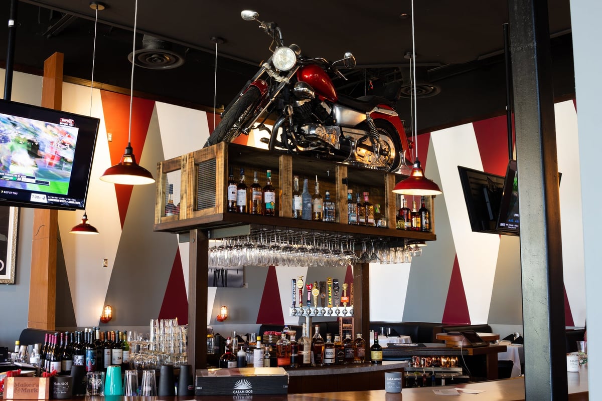 happy hour bar