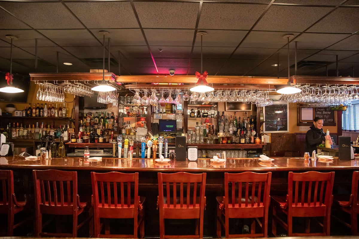 Oxfords Casual Dining Restaurant in Oxford, MA