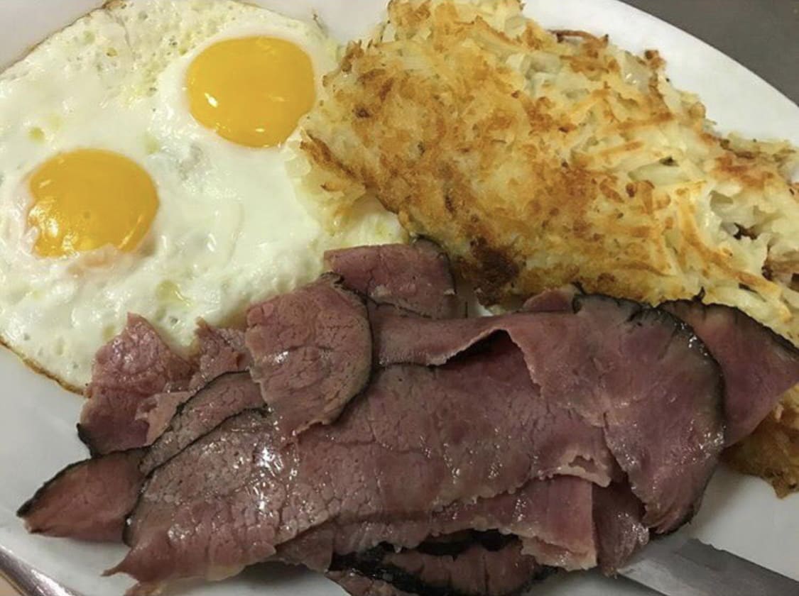 Corned beef or pastrami & eggs