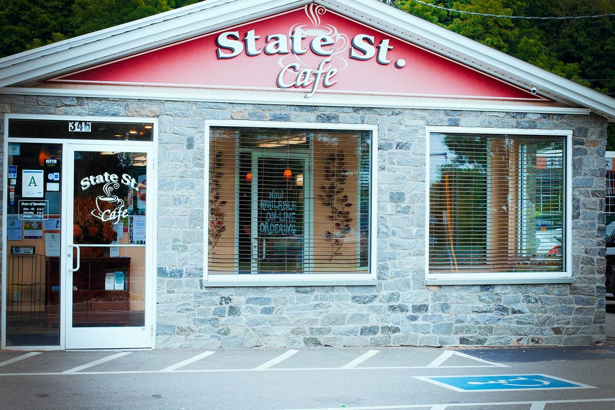 About State Street Cafe Restaurant in North Haven, CT