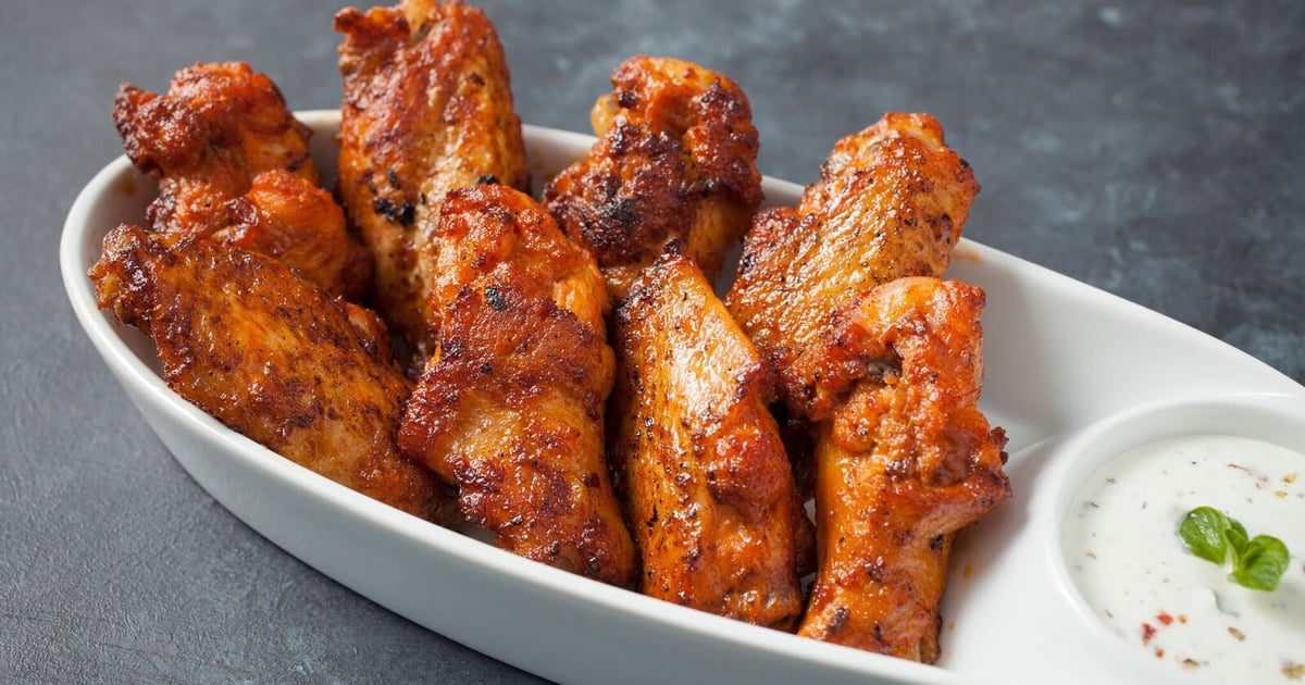 BoneIn Wings (10 Pieces) Menu STAT Pizza