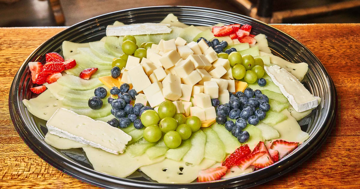 ham cheese fruits platter
