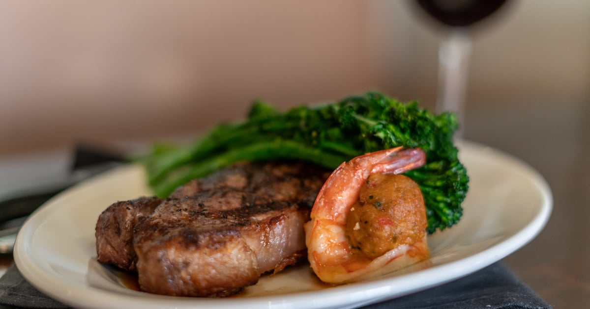 West End Grill Kingston American Restaurant in Kingston, MA