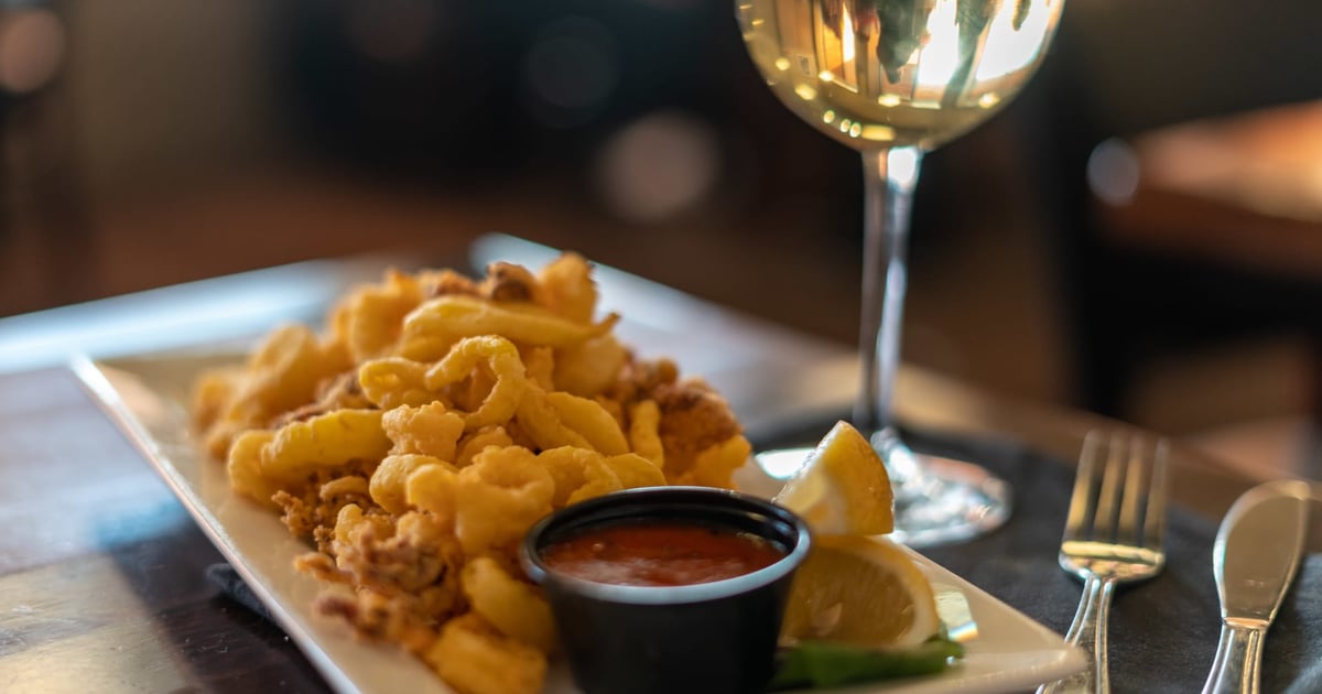 Calamari Dinner West End Grill Kingston American Restaurant in