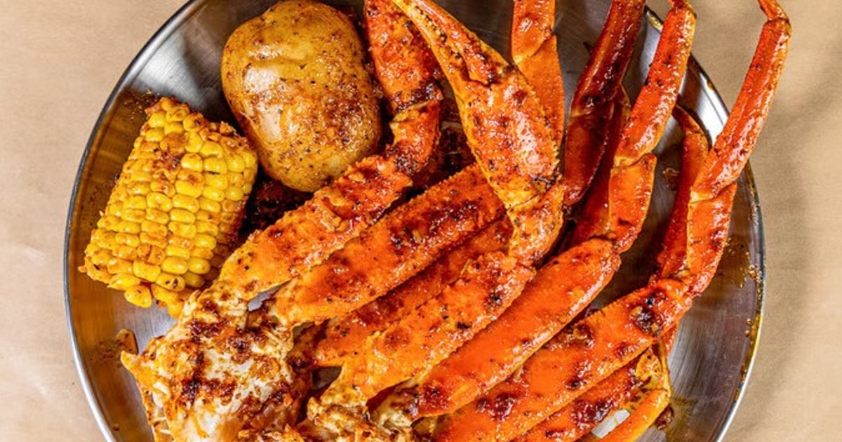 snow-crab-legs-menu-the-twisted-crab-restaurants