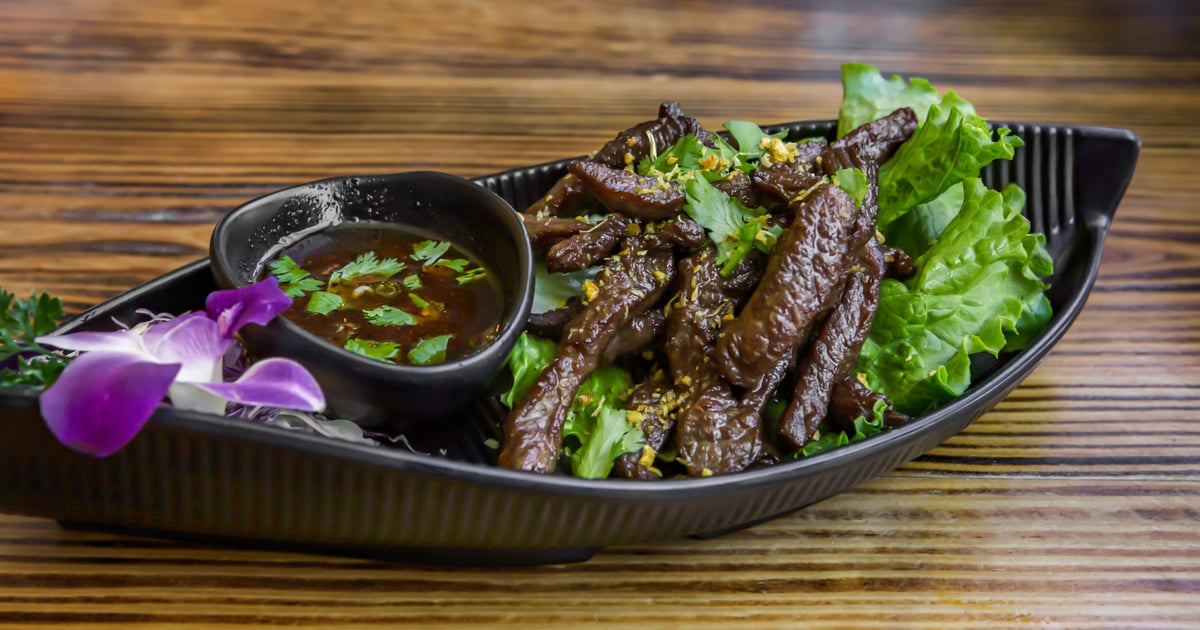 Contact Lemongrass by Sip Saam Thai