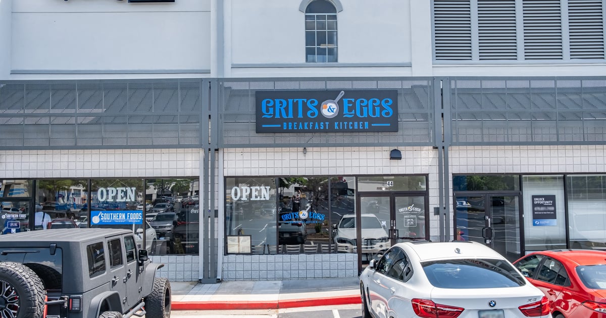 Parking - Grits and Eggs Breakfast Kitchen - Restaurant in GA