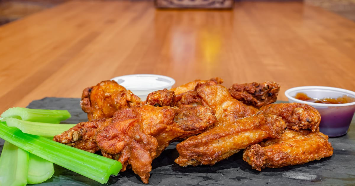 Wings / Boneless Wings - Main Menu - Submarine House Sports Bar