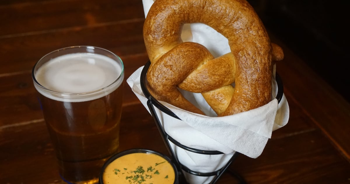 Cinotti's Pub Pretzel Weekend Brunch Culhane's Irish Pub
