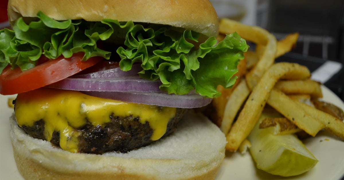 Gourmet Cheeseburger - Main Menu - Winchell's Restaurant and Bar ...