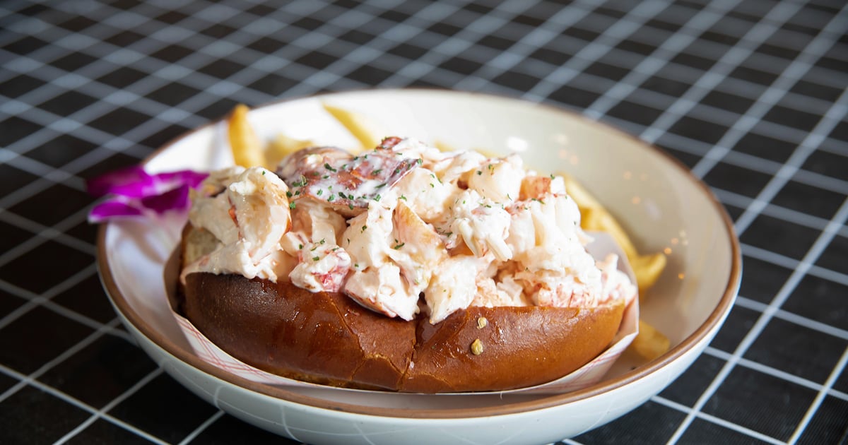 Naked Lobster Roll Main Menu Fresh Catch Seafood Restaurant In Ma