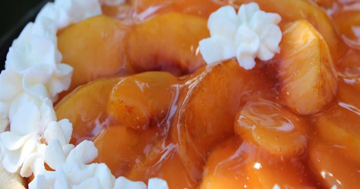 Apple Info Cover's Apple Ranch Restaurant in Tuolumne, CA